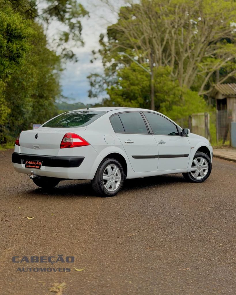 RENAULT MÉGANE SEDAN DYNAMIQUE 1.6 FLEX 2007